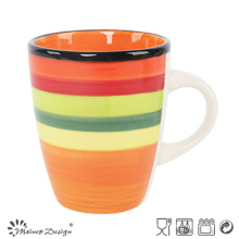 Tasse de peinture à la main de couleur de l&#39;arc-en-ciel